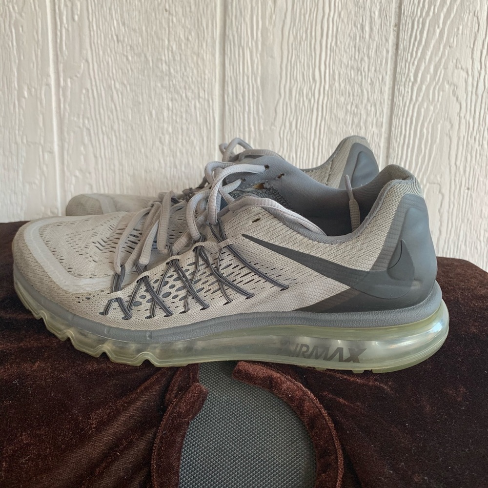 gray air max nike